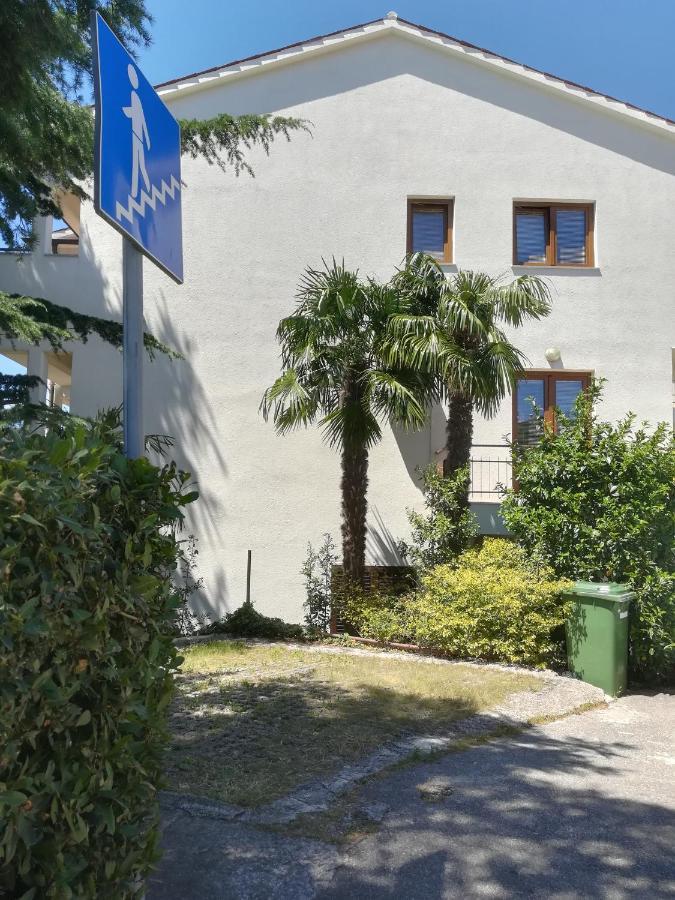 Apartment Kiwi Rabac Exterior foto